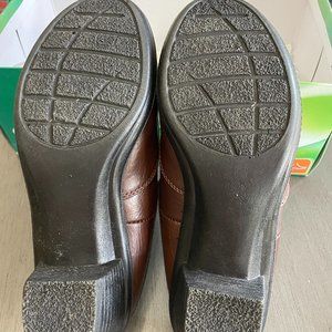 Easy Street Serenity Brown Shoes 7.5